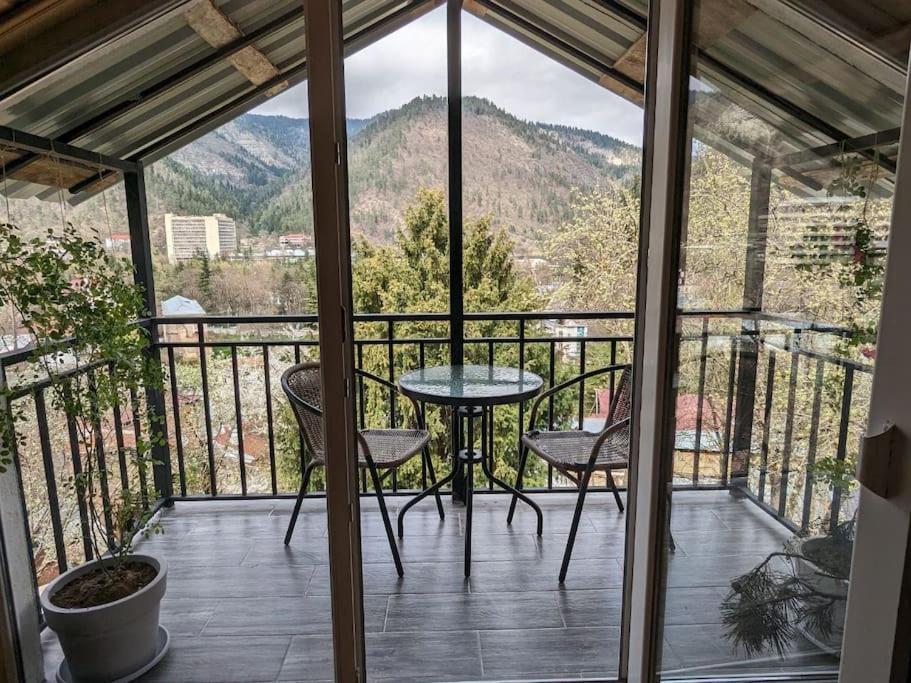 Unforgettable Attic With Balcony In Borjomi Apartment ภายนอก รูปภาพ