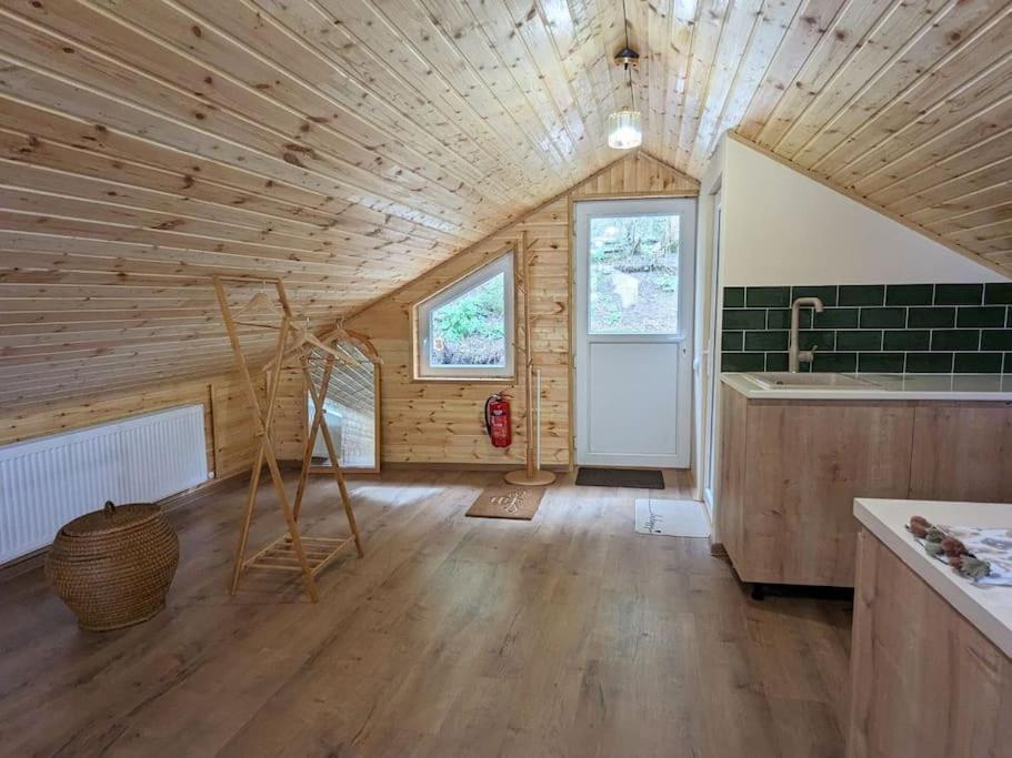 Unforgettable Attic With Balcony In Borjomi Apartment ภายนอก รูปภาพ